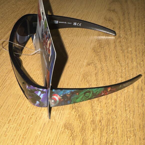 Marvel Avengers Kids Sunglasses with UV Protection NWT - Picture 4 of 5